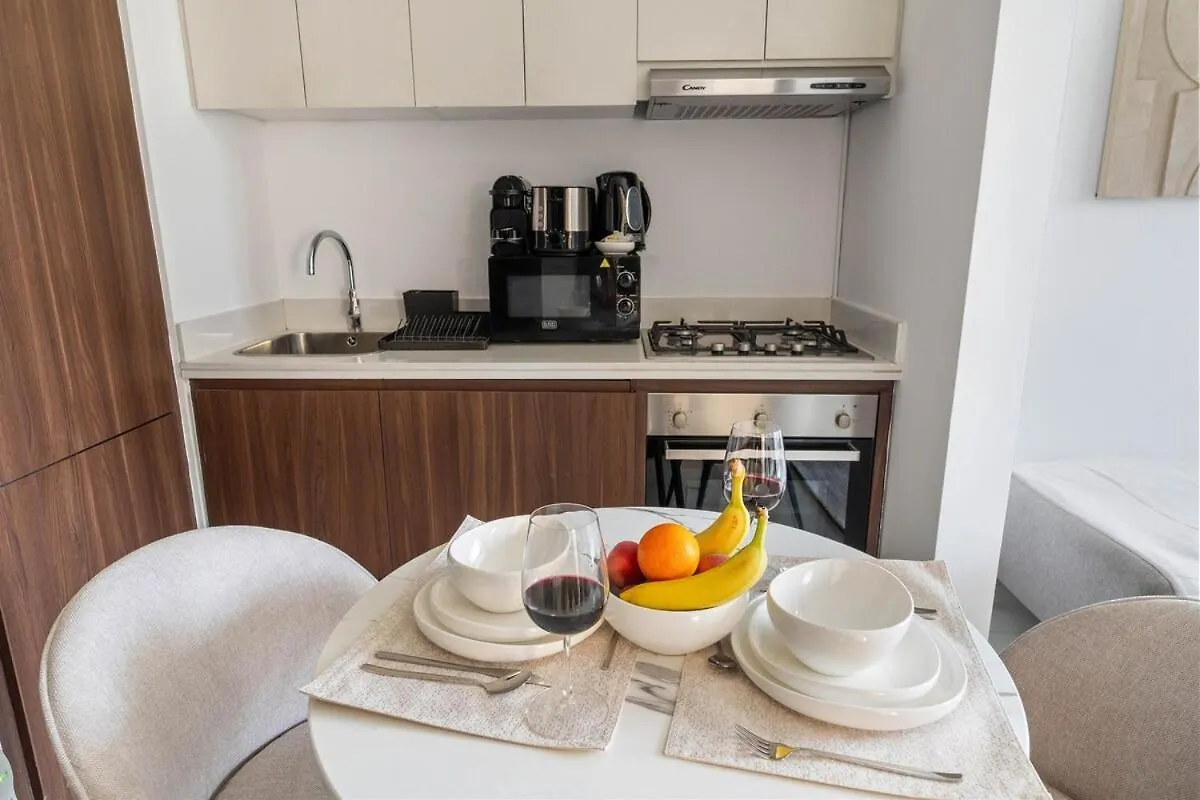First Class 1Br Iconic Views & Elegance Dubai Apartment